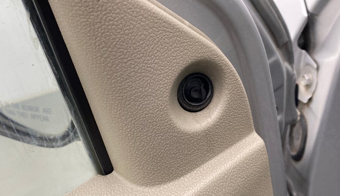 2013 Toyota Etios Liva V, Petrol, Manual, 46,214 km, Left rear-view mirror - ORVM knob broken and not working