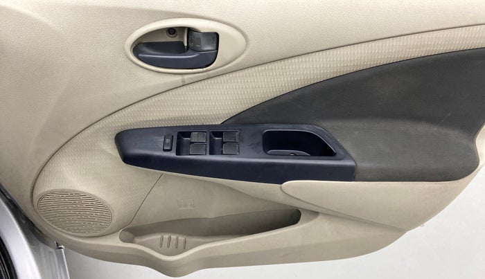 2013 Toyota Etios Liva V, Petrol, Manual, 46,214 km, Driver Side Door Panels Control