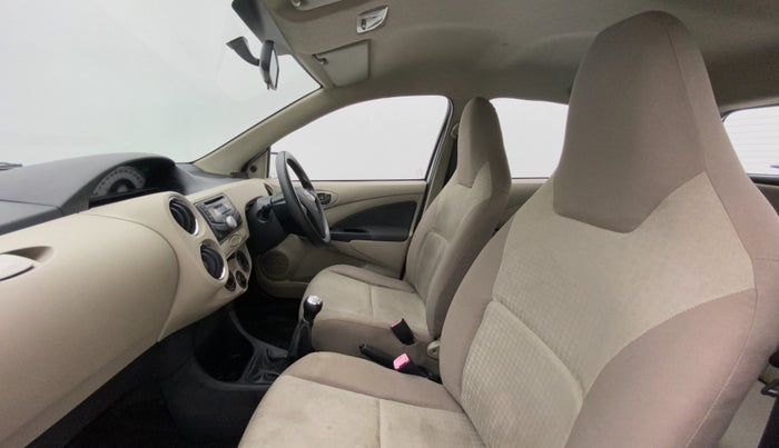 2013 Toyota Etios Liva V, Petrol, Manual, 46,214 km, Right Side Front Door Cabin