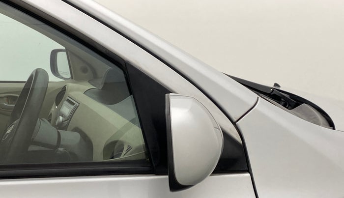 2013 Toyota Etios Liva V, Petrol, Manual, 46,214 km, Right rear-view mirror - Mirror movement not proper
