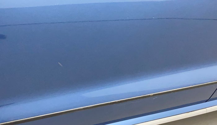 2016 Volkswagen Ameo HIGHLINE1.2L, Petrol, Manual, 77,603 km, Front passenger door - Minor scratches
