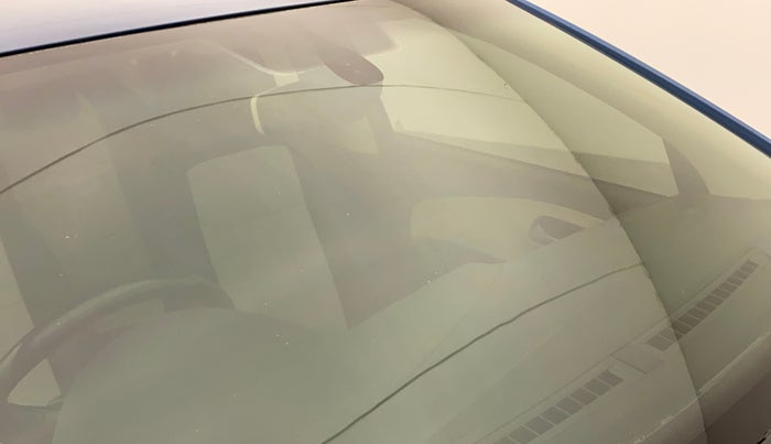2016 Volkswagen Ameo HIGHLINE1.2L, Petrol, Manual, 77,603 km, Front windshield - Minor spot on windshield
