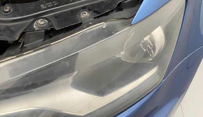 2016 Volkswagen Ameo HIGHLINE1.2L, Petrol, Manual, 77,603 km, Left headlight - Minor scratches