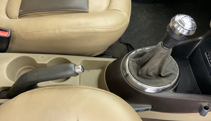 2011 Hyundai i20 SPORTZ 1.2 O, Petrol, Manual, 87,079 km, Gear Lever