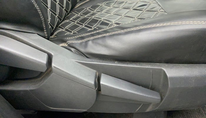 2021 Renault Kiger RXZ TURBO MT, Petrol, Manual, 46,266 km, Driver Side Adjustment Panel