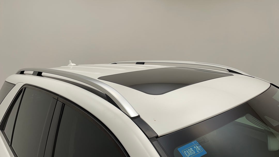 Roof/Sunroof View