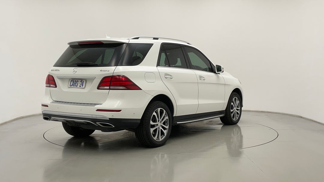 Right Back Diagonal (45- Degree) View