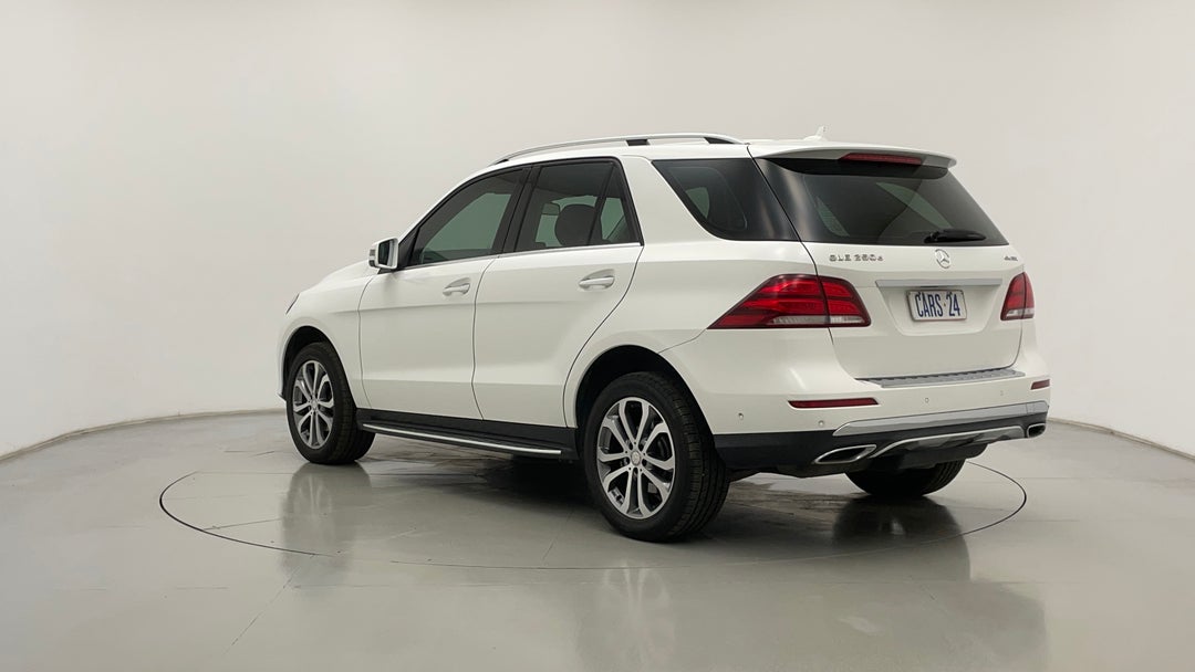 Left Back Diagonal (45- Degree) View