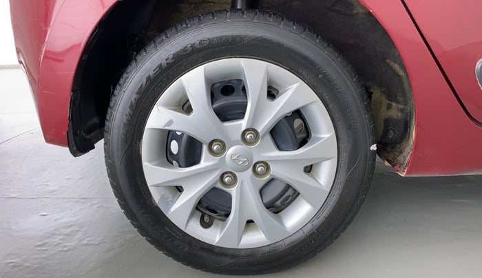 2015 Hyundai Grand i10 SPORTZ 1.2 KAPPA VTVT, Petrol, Manual, 47,320 km, Right Rear Wheel