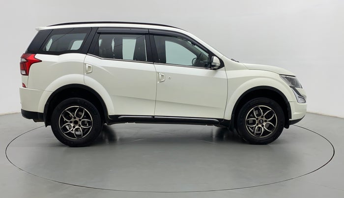 2018 Mahindra XUV500 W7 AT, Diesel, Automatic, 64,689 km, Right Side