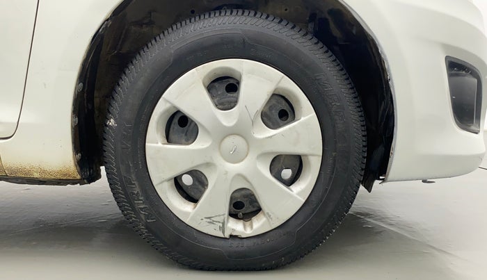 2014 Maruti Swift Dzire VXI, CNG, Manual, 83,711 km, Right Front Wheel