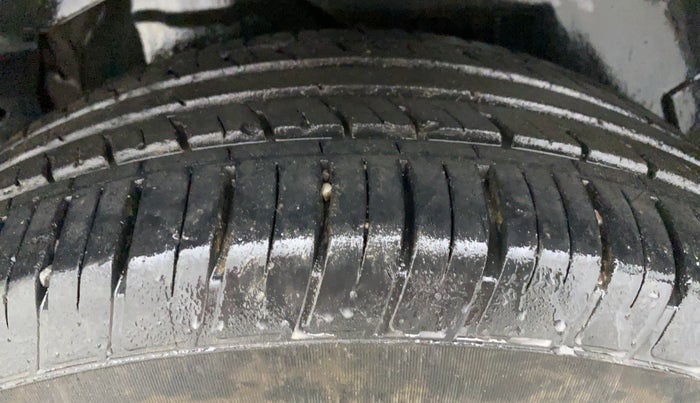 2019 Mahindra XUV500 W11, Diesel, Manual, 32,204 km, Right Rear Tyre Tread