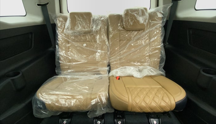 2019 Mahindra XUV500 W11, Diesel, Manual, 32,204 km, Third Seat Row ( optional )