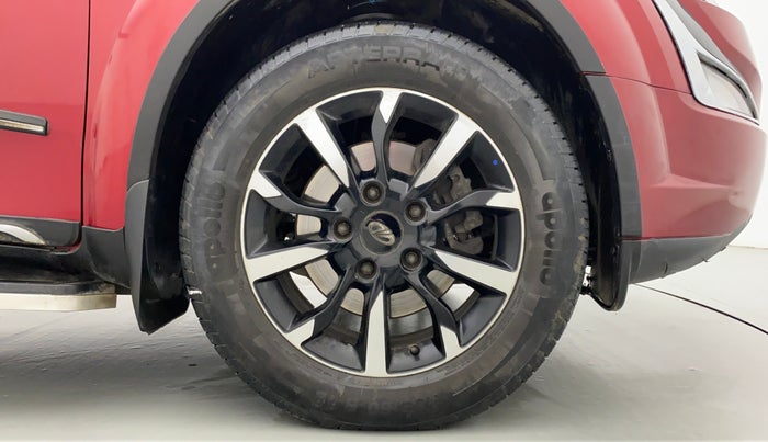 2019 Mahindra XUV500 W11, Diesel, Manual, 32,204 km, Right Front Wheel