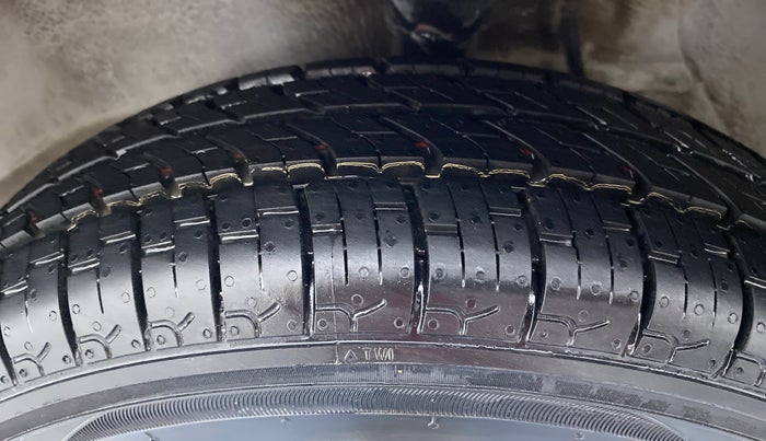 2018 Maruti Alto 800 LXI, Petrol, Manual, 43,196 km, Left Front Tyre Tread