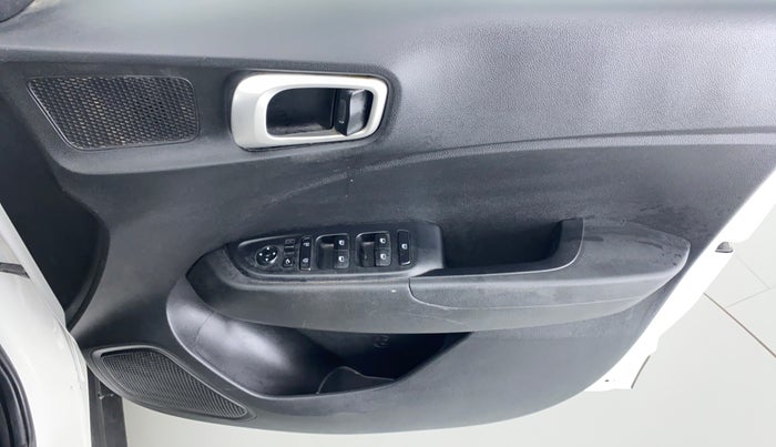 2021 Hyundai VENUE 1.5 SX CRDI MT, Diesel, Manual, 5,970 km, Driver Side Door Panels Control