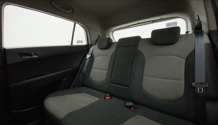 2016 Hyundai Creta SX PLUS 1.6 PETROL, Petrol, Manual, 94,823 km, Right Side Rear Door Cabin