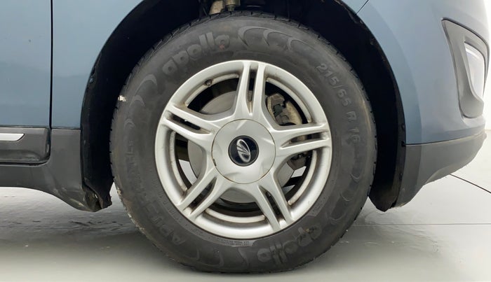 2019 Mahindra MARAZZO M6 8 STR, Diesel, Manual, 35,590 km, Right Front Wheel