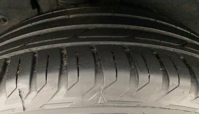 2018 Hyundai Tucson GLS 2WD AT PETROL, Petrol, Automatic, 66,873 km, Right Rear Tyre Tread