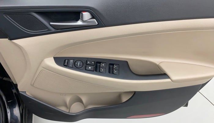 2018 Hyundai Tucson GLS 2WD AT PETROL, Petrol, Automatic, 66,873 km, Driver Side Door Panels Control