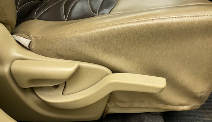 2015 Honda Amaze 1.2 SMT I VTEC, Petrol, Manual, 31,420 km, Driver Side Adjustment Panel