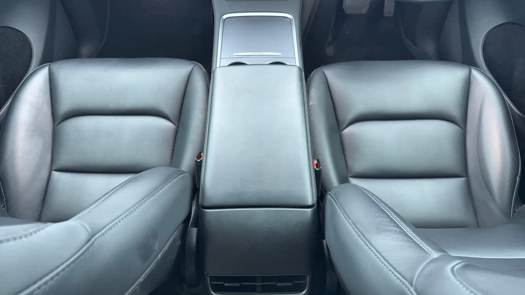 2024 Tesla Model Y Rear-wheel Drive, Automatic, 58309 km, Center Console