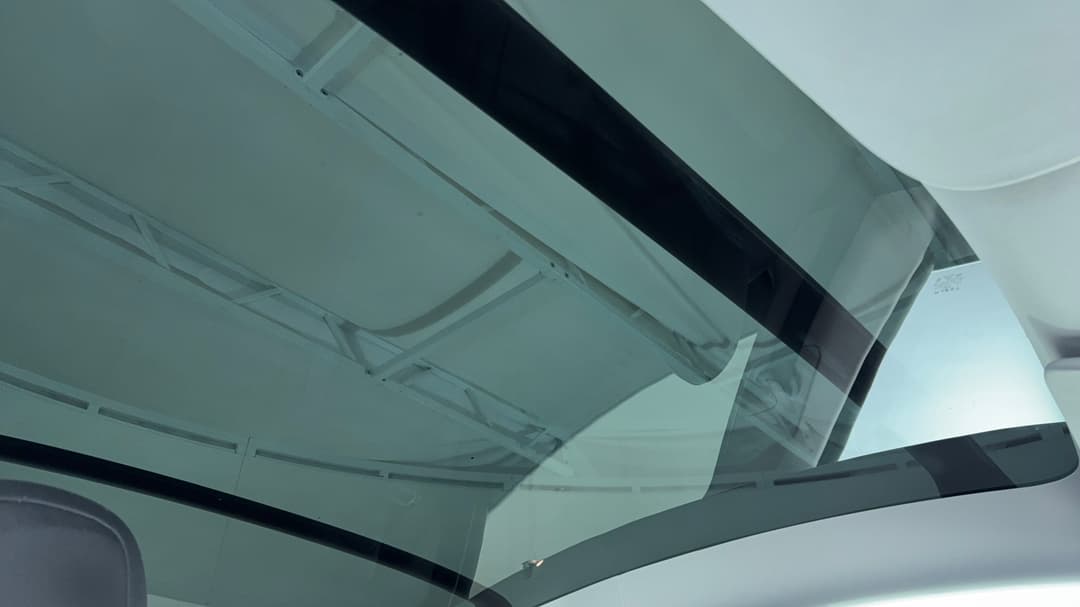2024 Tesla Model Y Rear-wheel Drive, Automatic, 58309 km, Interior Sunroof/Moonroof