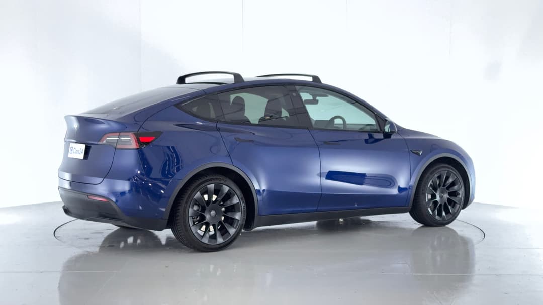 2024 Tesla Model Y Rear-wheel Drive, Automatic, 58309 km, Right Back Diagonal (45- Degree) View