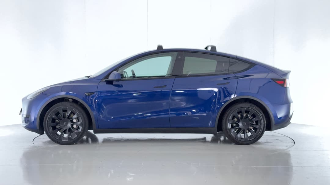 2024 Tesla Model Y Rear-wheel Drive, Automatic, 58309 km, Left Side View
