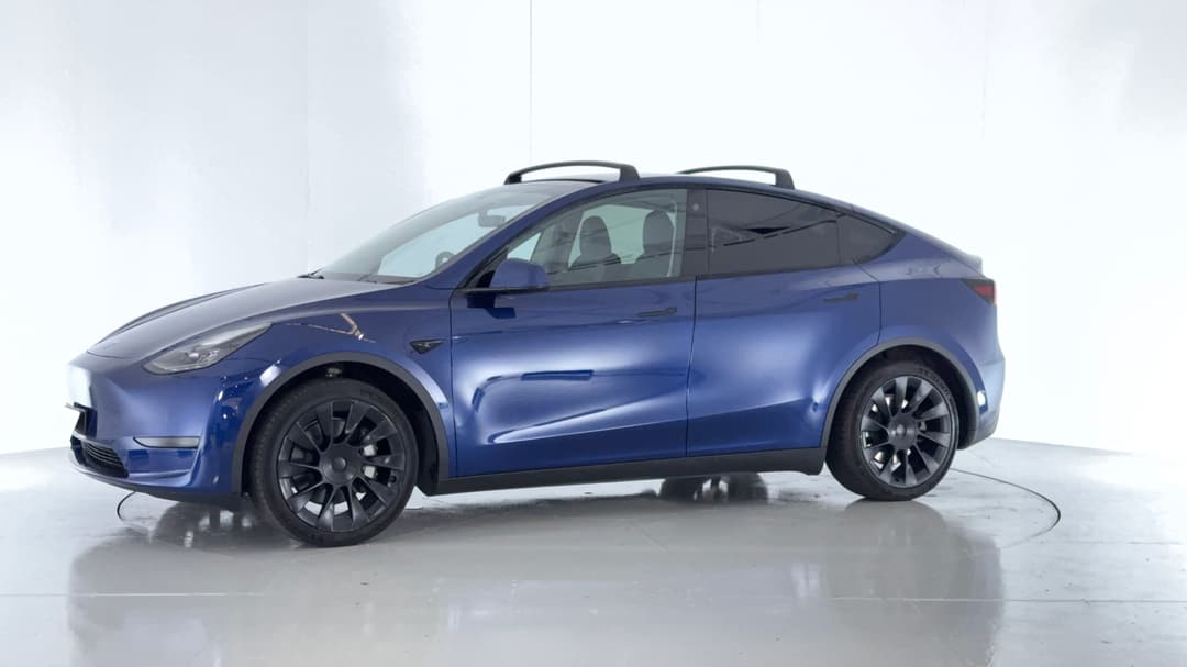 2024 Tesla Model Y Rear-wheel Drive, Automatic, 58309 km, Left Front Diagonal (45- Degree) View