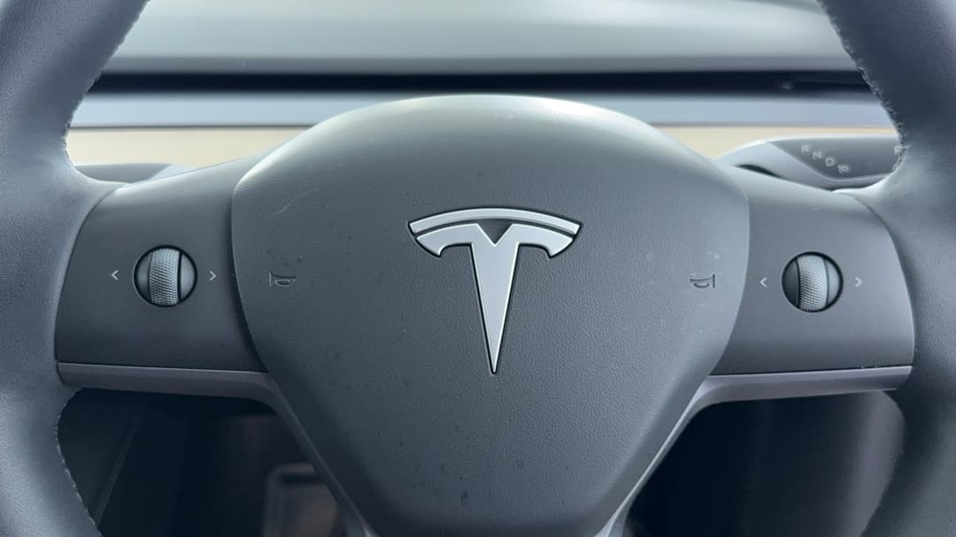 2024 Tesla Model Y Rear-wheel Drive, Automatic, 58309 km, Utility Switches/Buttons