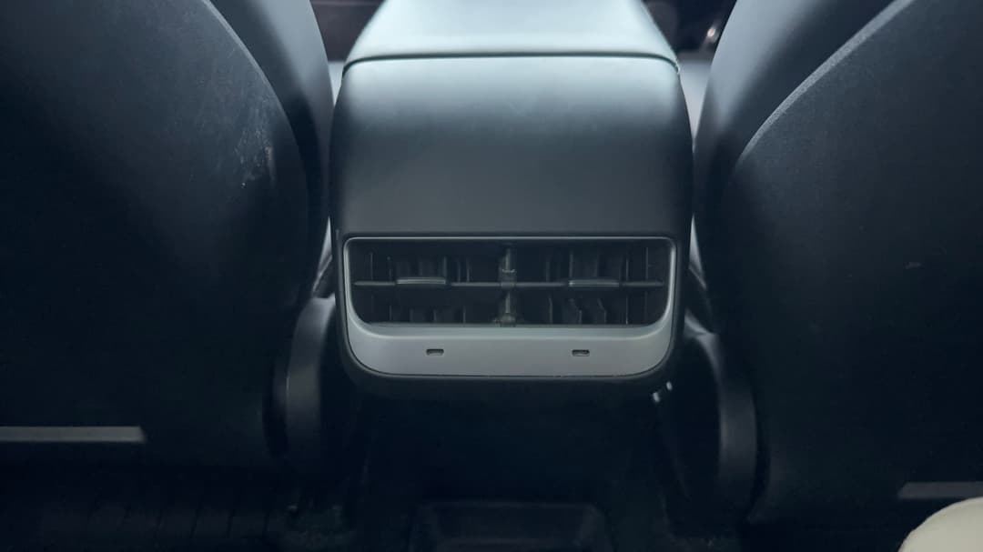 2024 Tesla Model Y Rear-wheel Drive, Automatic, 58309 km, Rear A/C Vent