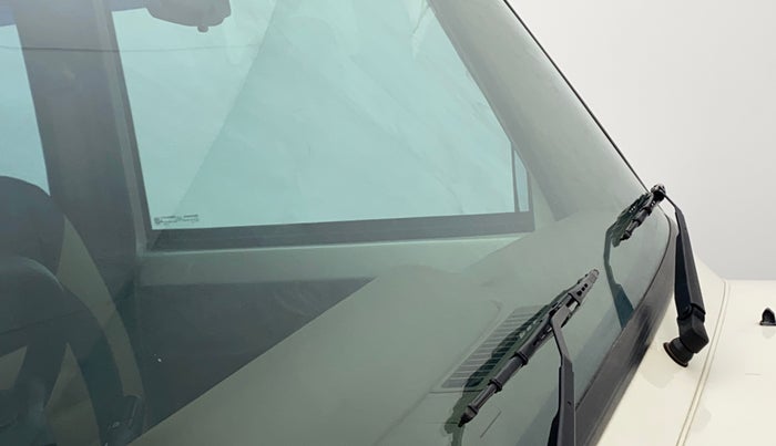 2022 Mahindra Bolero B6 (O), Diesel, Manual, 16,333 km, Front windshield - Minor spot on windshield