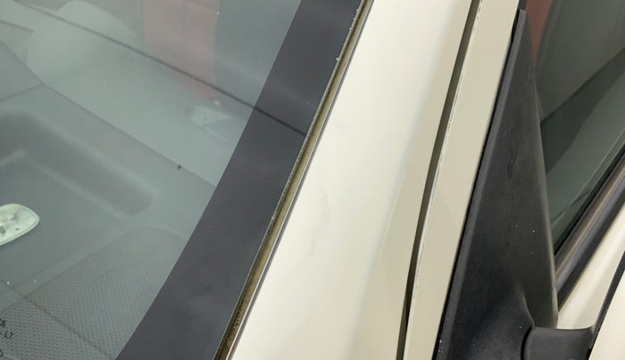 2012 Toyota Etios Liva G, CNG, Manual, 91,562 km, Left A pillar - Paint is slightly faded
