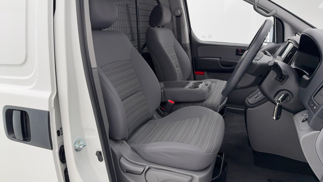 2021 Hyundai Iload 3s Liftback, Automatic, 44668 km, Right Side Front Door Cabin View