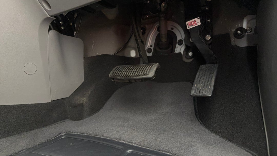 2021 Hyundai Iload 3s Liftback, Automatic, 44668 km, Pedals and Footmat