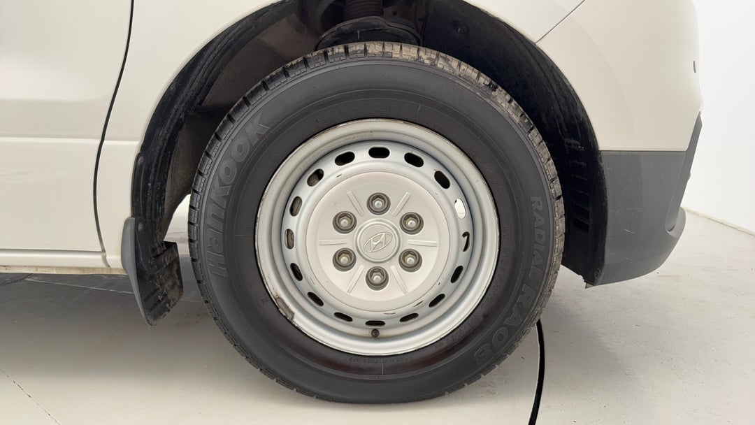 2021 Hyundai Iload 3s Liftback, Automatic, 44668 km, Right Front Wheel