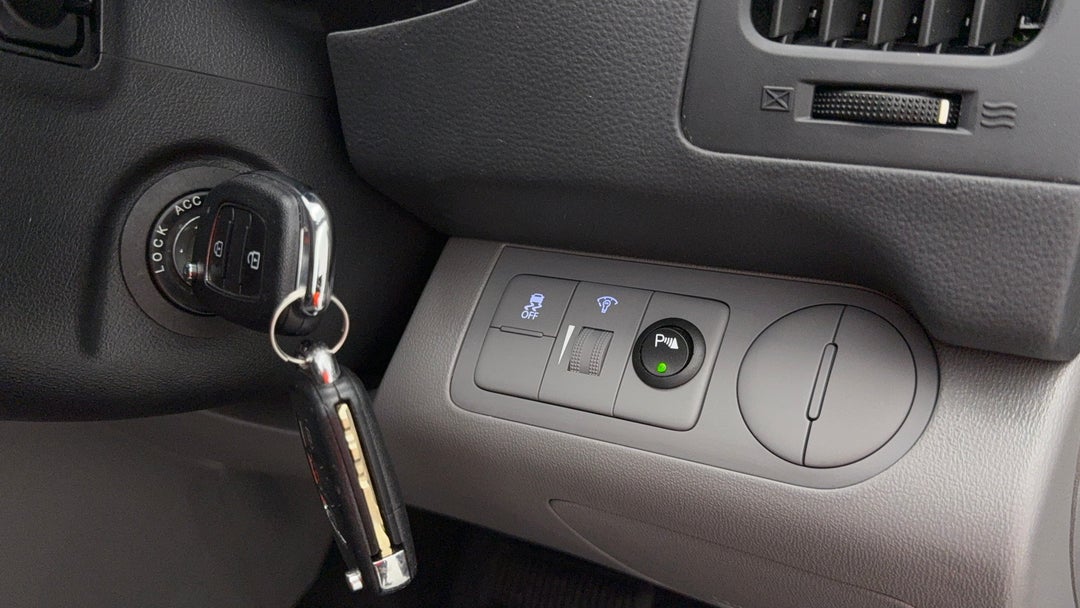 2021 Hyundai Iload 3s Liftback, Automatic, 44668 km, Utility Switches/Buttons