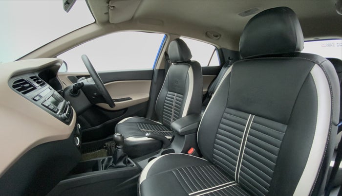 2017 Hyundai Elite i20 SPORTZ 1.2, Petrol, Manual, 31,359 km, Right Side Front Door Cabin