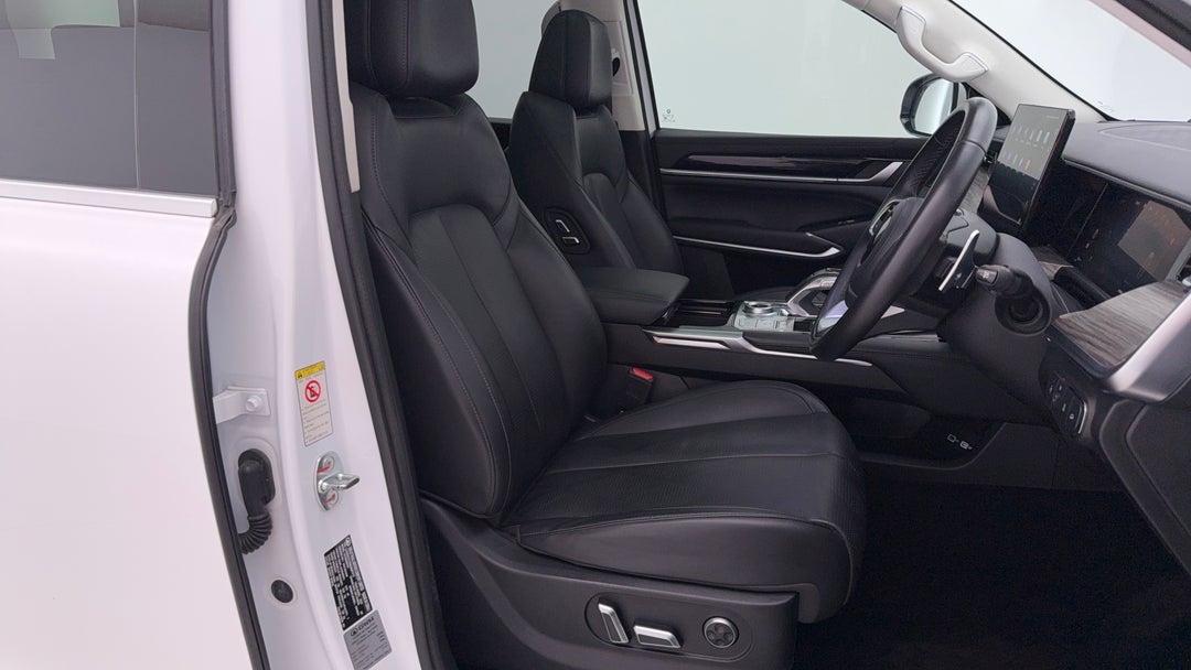 2024 GWM Cannon Alpha Ultra (4x4), Automatic, 43218 km, Right Side Front Door Cabin View