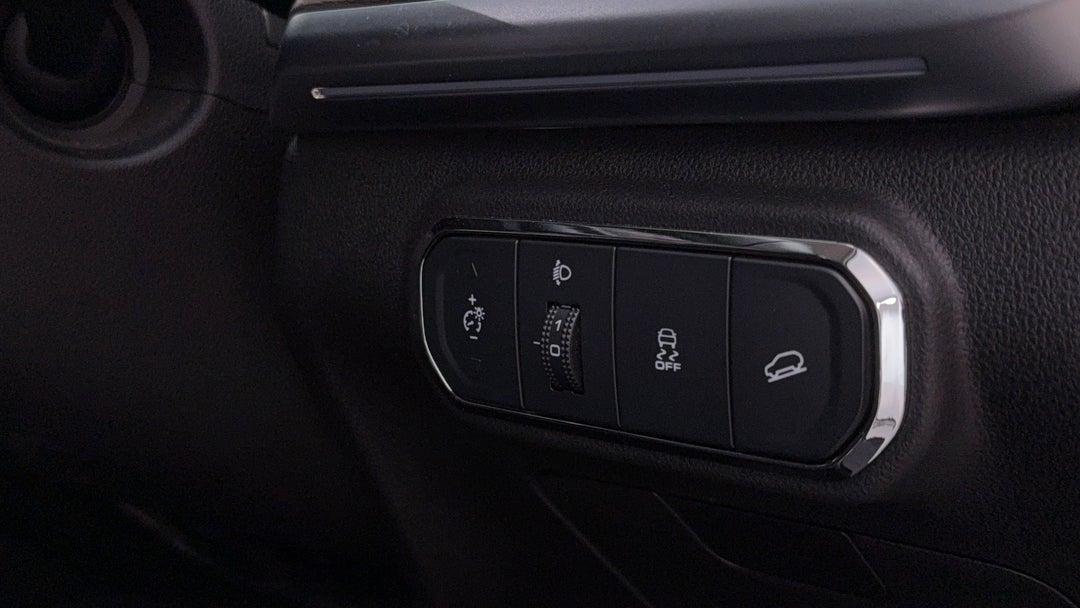 2024 GWM Cannon Alpha Ultra (4x4), Automatic, 43218 km, Utility Switches/Buttons