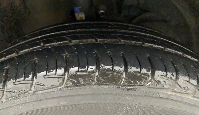 2018 Maruti Baleno DELTA PETROL 1.2, Petrol, Manual, 13,151 km, Right Front Tyre Tread