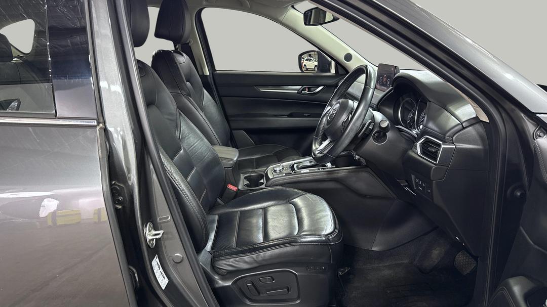 2020 Mazda CX-5 Gt (4x4), Automatic, 68416 km, Right Side Front Door Cabin View