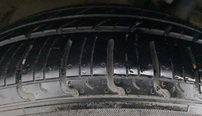 2017 Maruti Ciaz ZETA 1.4 VVT, Petrol, Manual, 44,022 km, Right Rear Tyre Tread