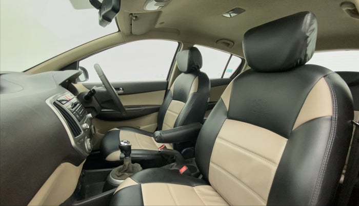 2013 Hyundai i20 ASTA 1.4 CRDI, Diesel, Manual, 71,443 km, Right Side Front Door Cabin