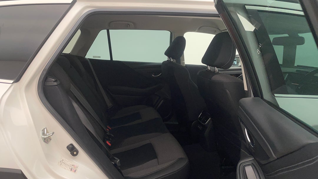 2023 Subaru Outback Awd, Automatic, 37867 km, Right Side Rear Door Cabin View