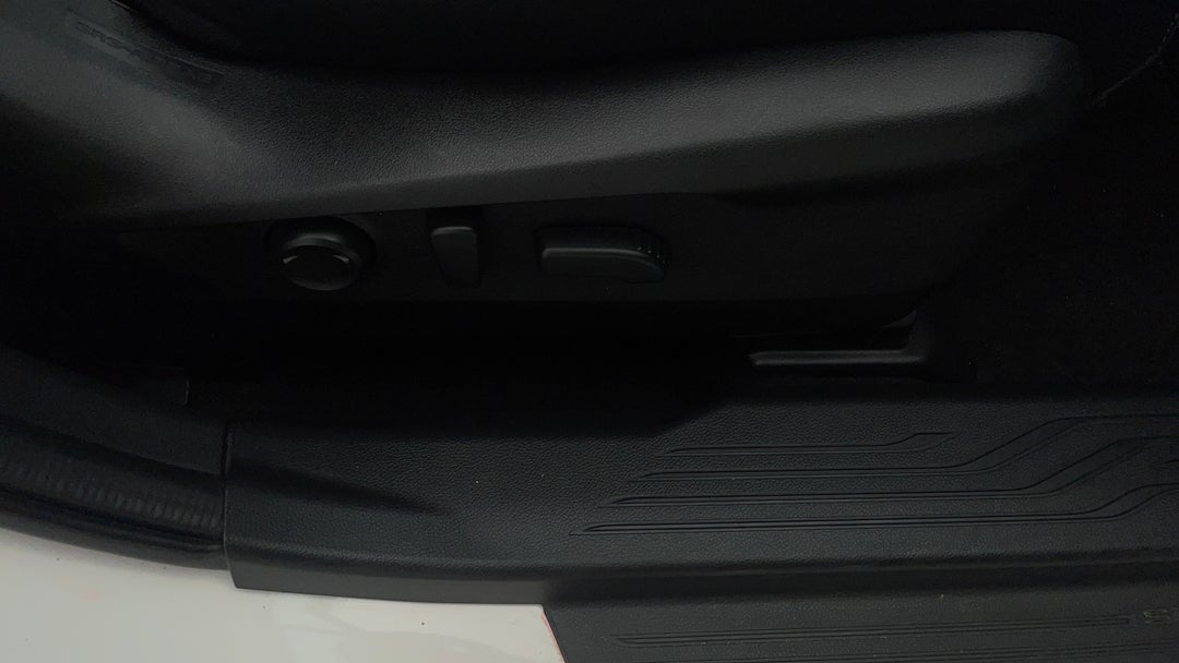 2023 Subaru Outback Awd, Automatic, 37867 km, Drivers Side Adjustment Panel