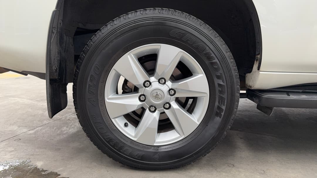 2023 Toyota Landcruiser Prado Gxl, Automatic, 48596 km, Right Rear Wheel