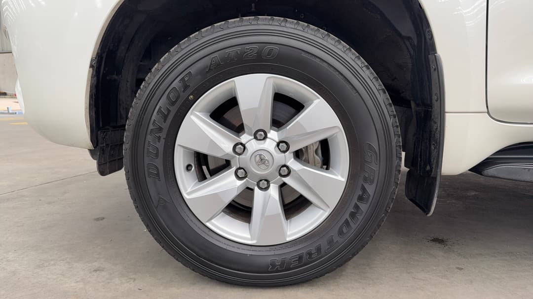2023 Toyota Landcruiser Prado Gxl, Automatic, 48596 km, Left Front Wheel