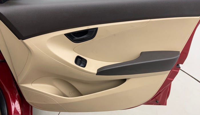 2017 Hyundai Eon MAGNA PLUS, Petrol, Manual, 1,140 km, Driver Side Door Panels Controls
